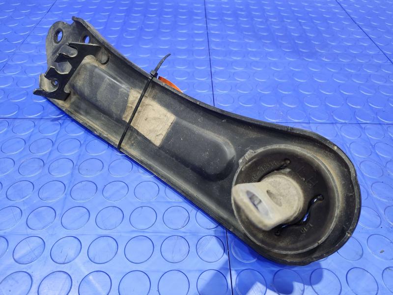 2017 Chrysler 200 Lower Control Arm Rr