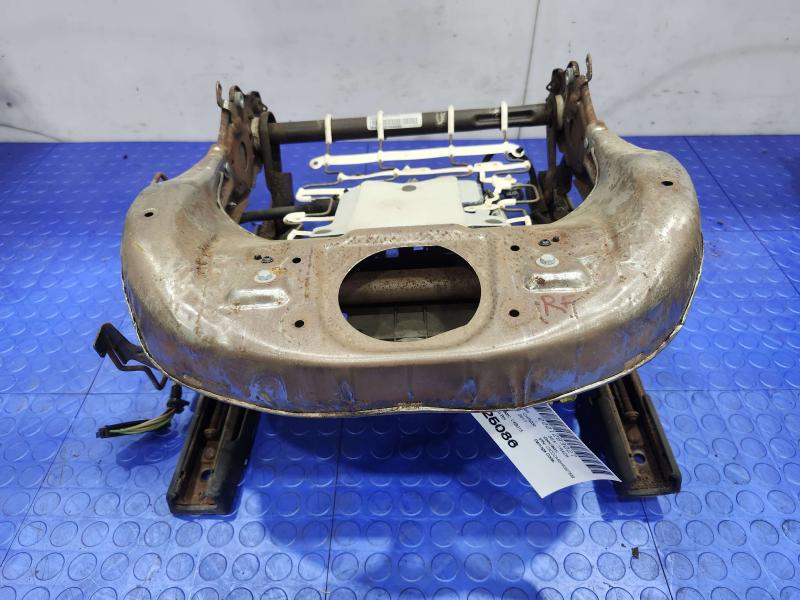 2017 Chrysler 200 Seat Track