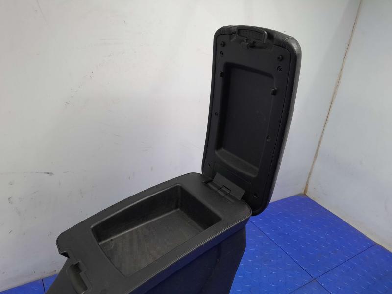2013 Kia Forte Front Console