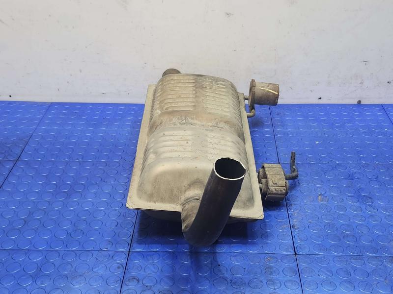 2003 Lincoln Town Car Muffler