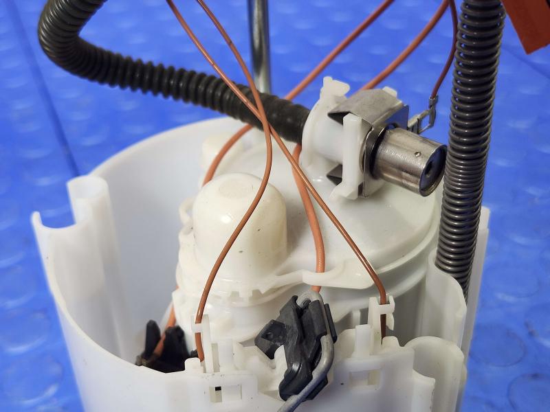 2013-2014 Ford Escape 1.6L 2.0L Fuel Pump Assembly Genuine OEM CV619H307BJ