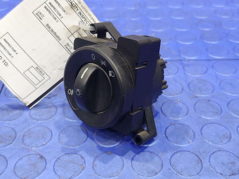 2012 Mercedes Sprinter Headlight Switch (Dash Mtd)