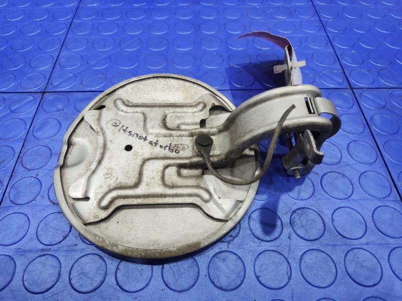 2006 Ford Mustang Fuel Tank Door