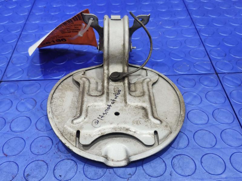 2006 Ford Mustang Fuel Tank Door
