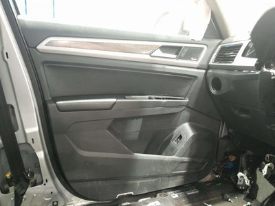 2018 Volkswagen Atlas Front Door Trim Panel