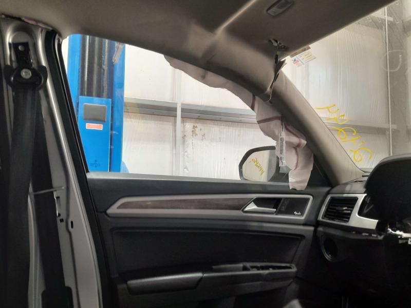 2018 Volkswagen Atlas Front Door Trim Panel