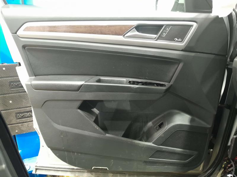 2018 Volkswagen Atlas Front Door Trim Panel