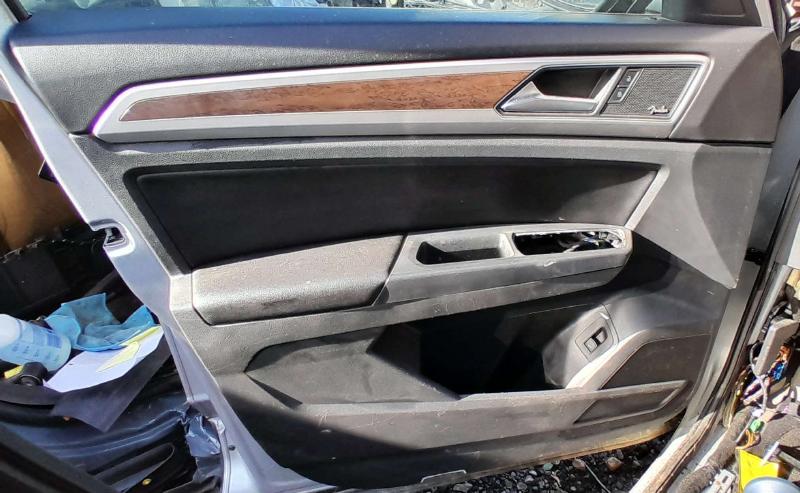 2018 Volkswagen Atlas Front Door Trim Panel