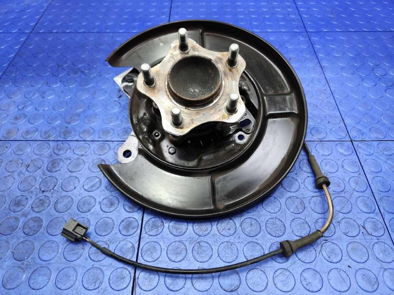 2015 Nissan Leaf Hub