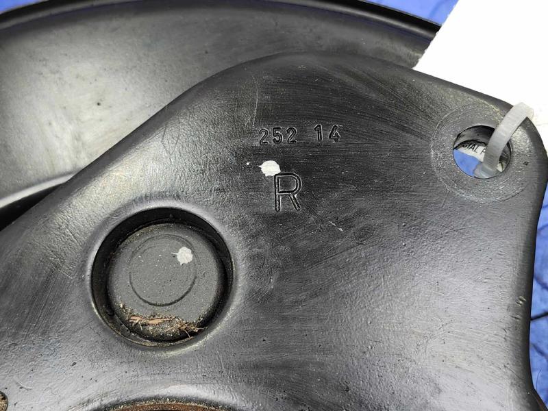 2015 Nissan Leaf Hub