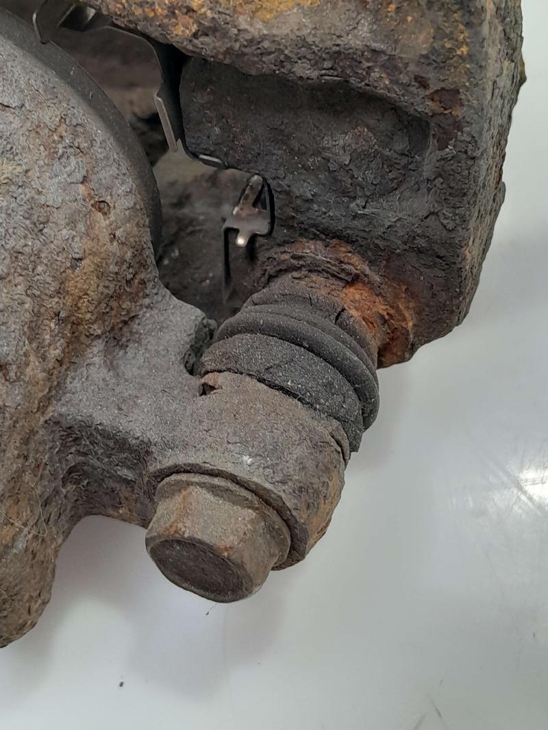 2005 Subaru Legacy Caliper