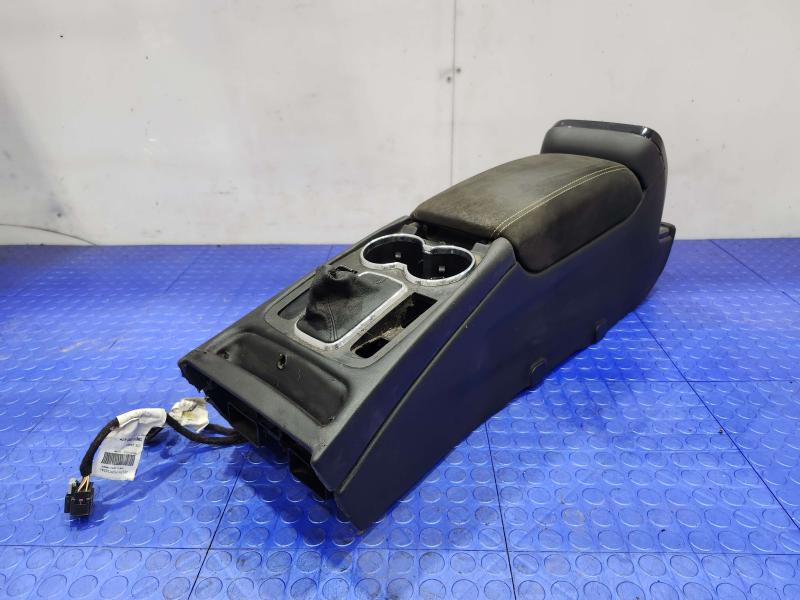2011 Maserati Quattroporte Front Console