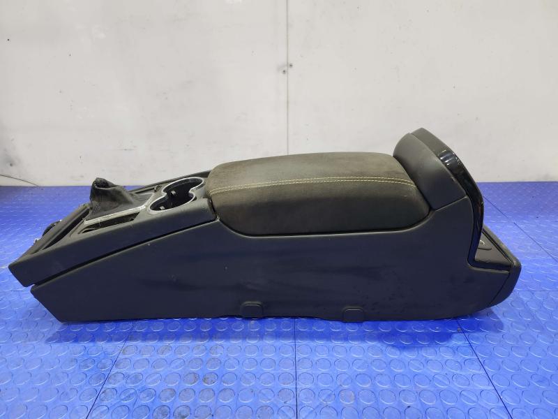 2011 Maserati Quattroporte Front Console