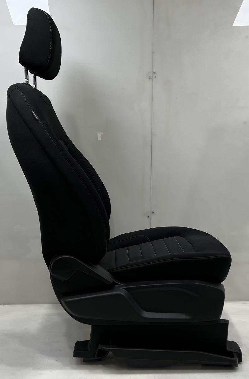 2020 Ford Edge Front Seat