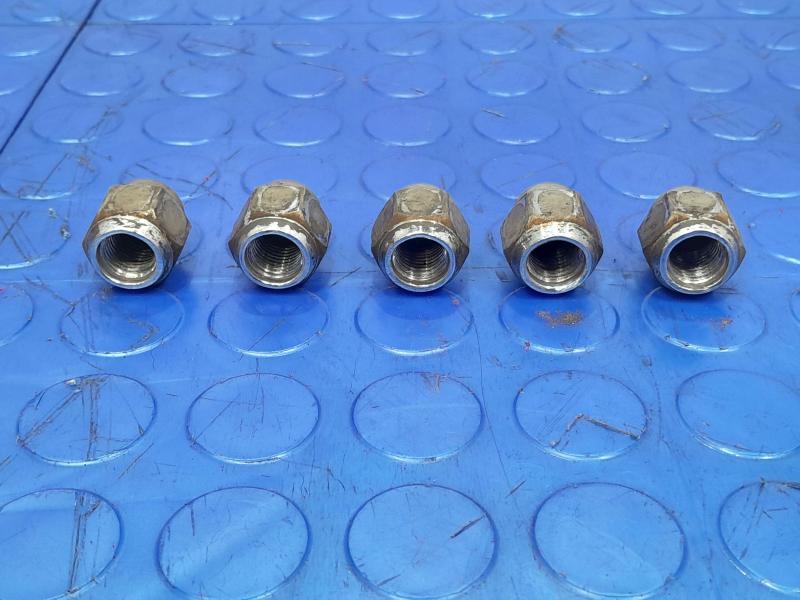 2014 Subaru Forester Lug Nuts