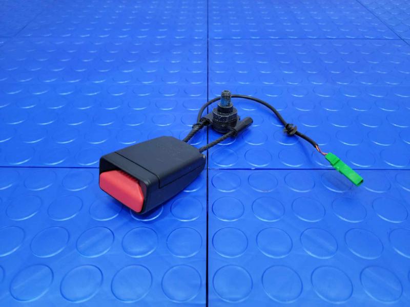 2016 Volvo XC90 Front Seat Belt