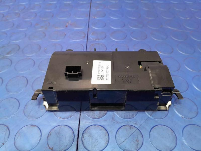 2018 Volvo S90 Heater A/C Control