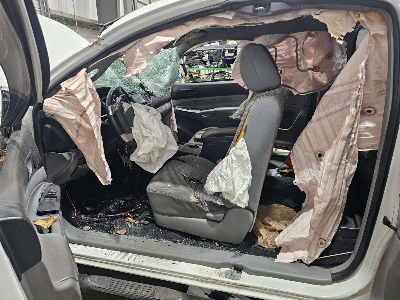 2015 Toyota Tacoma Sun Visor