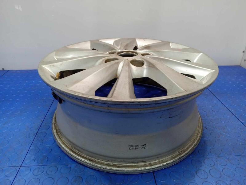 2017 Kia Sedona Wheel