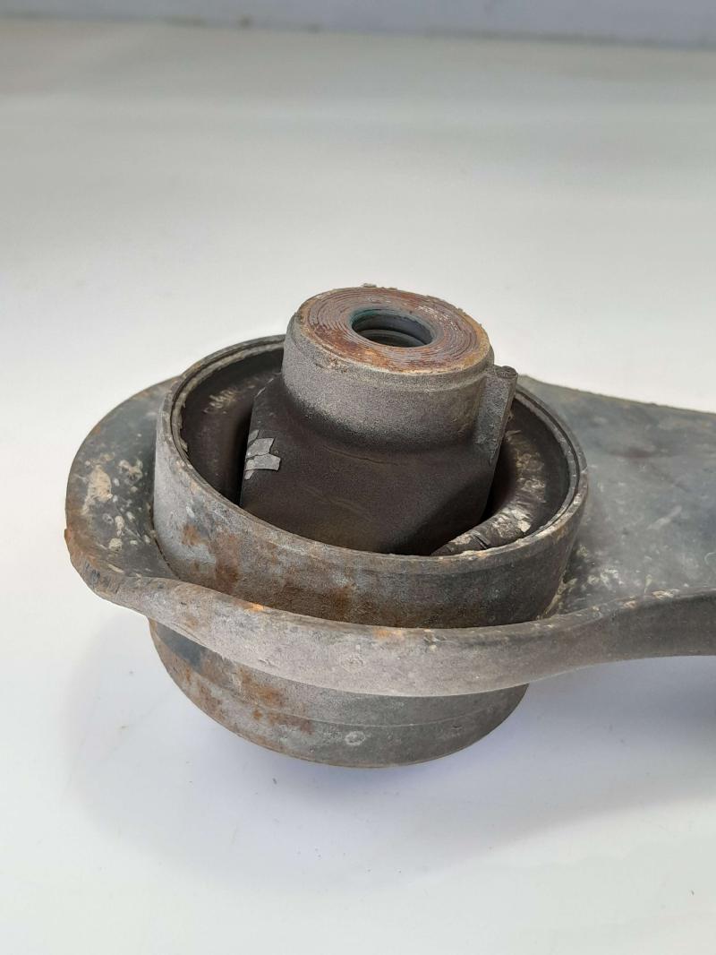 2014 Kia Sedona Lower Control Arm Rr