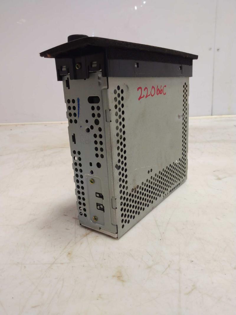 2001 - 2003 Honda Civic Radio AM FM Single CD 4Dr Sedan OEM