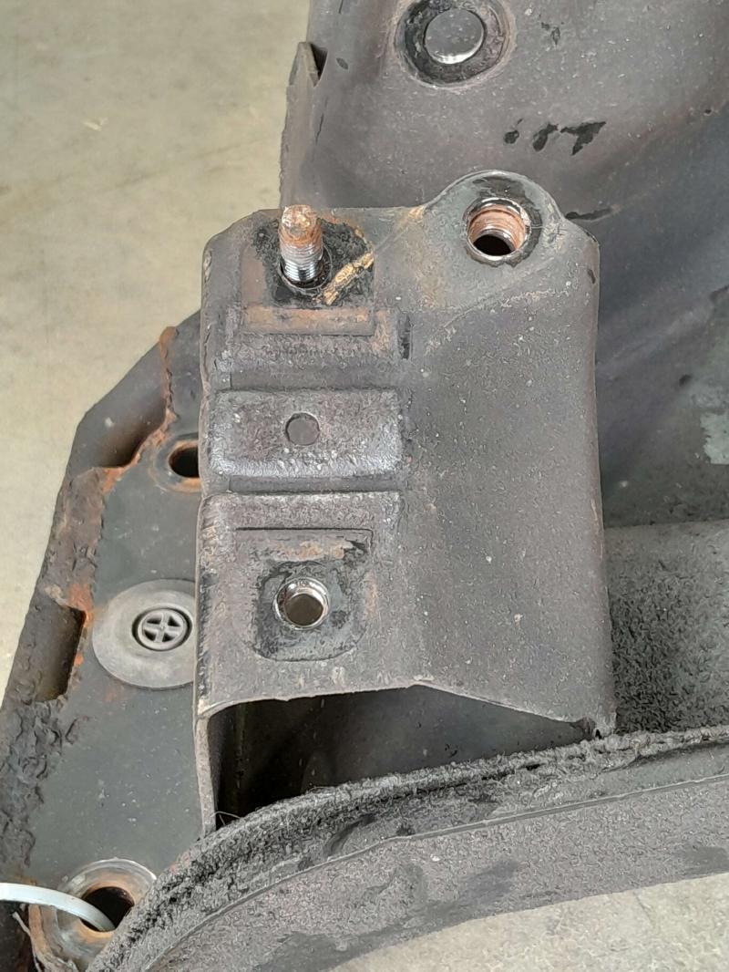 2005 - 2009 Subaru Legacy Outback Front Crossmember w/o Turbo OEM 20101AG00B