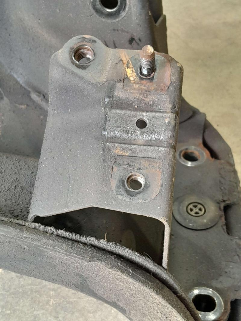 2005 - 2009 Subaru Legacy Outback Front Crossmember w/o Turbo OEM 20101AG00B