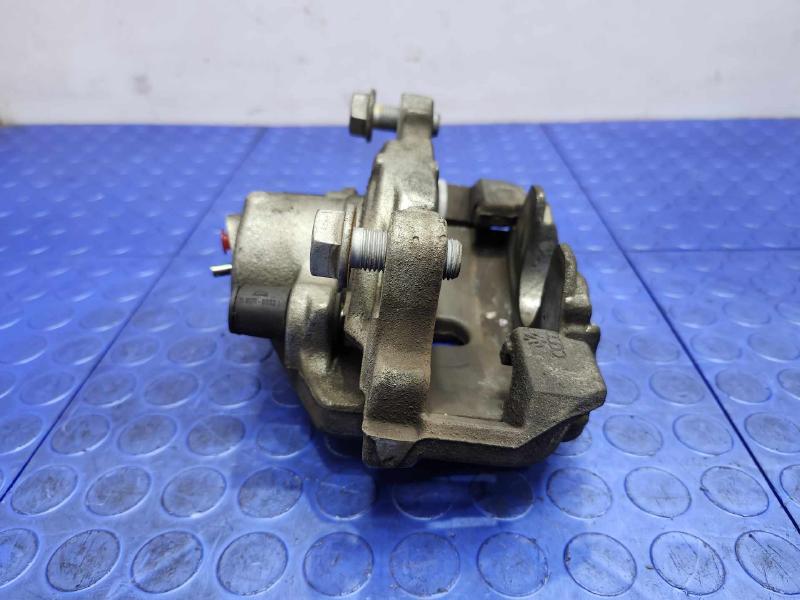 2013 Volkswagen Beetle Caliper