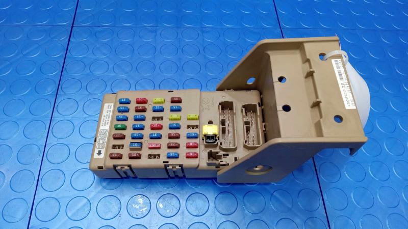 2009-2013 Subaru Forester Cabin Fuse Box Juntion Block Genuine OEM 82201FG010