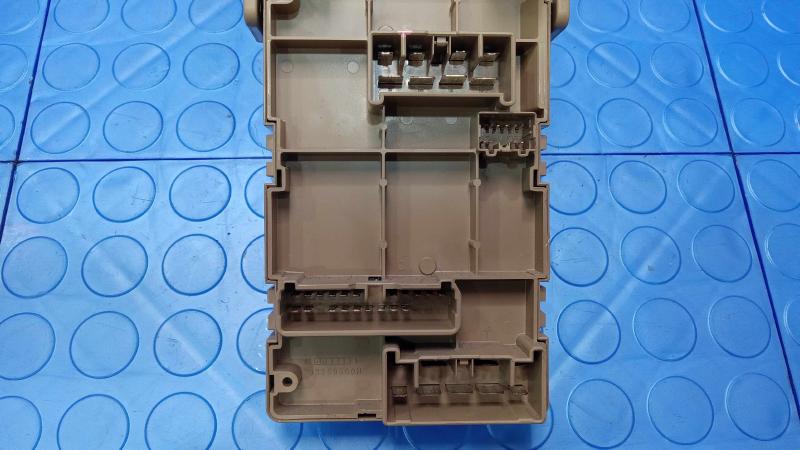2009-2013 Subaru Forester Cabin Fuse Box Juntion Block Genuine OEM 82201FG010