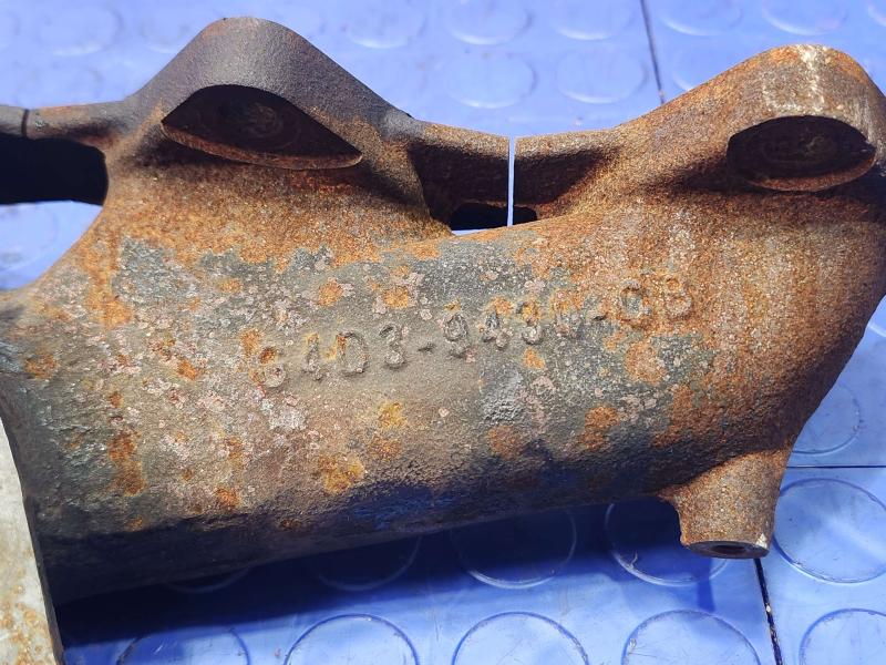 2017 Jaguar XE Exhaust Manifold