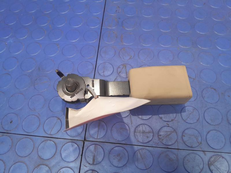 2017 GMC Acadia Rear Seat Belt