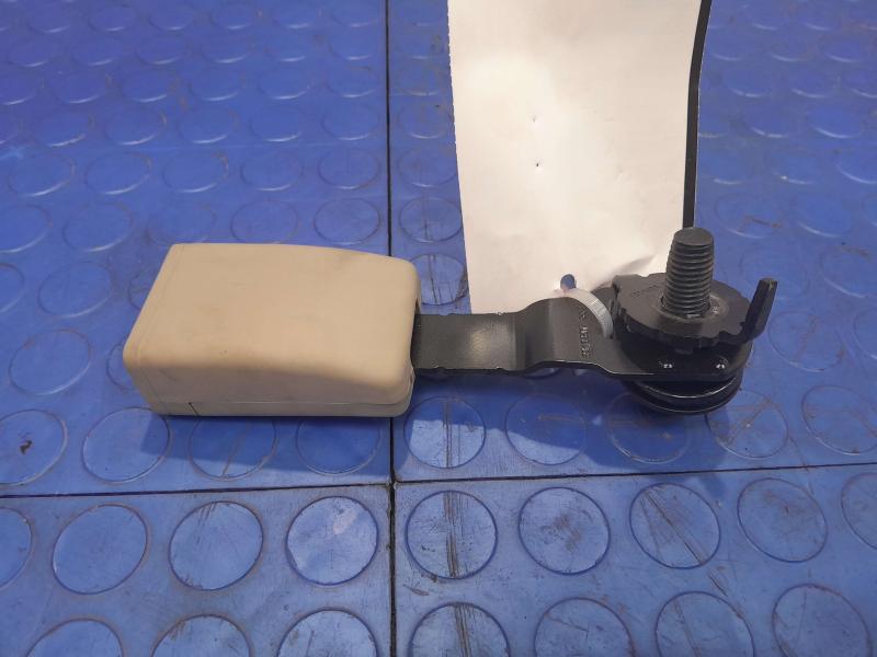 2017 GMC Acadia Rear Seat Belt