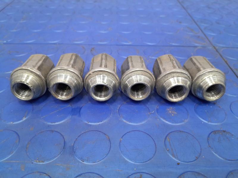 2017 GMC Acadia Lug Nuts