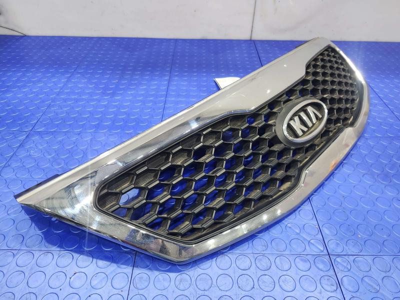 2011 Kia Sorento Grille