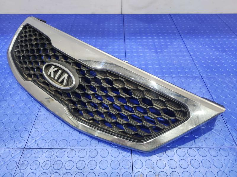 2011 Kia Sorento Grille