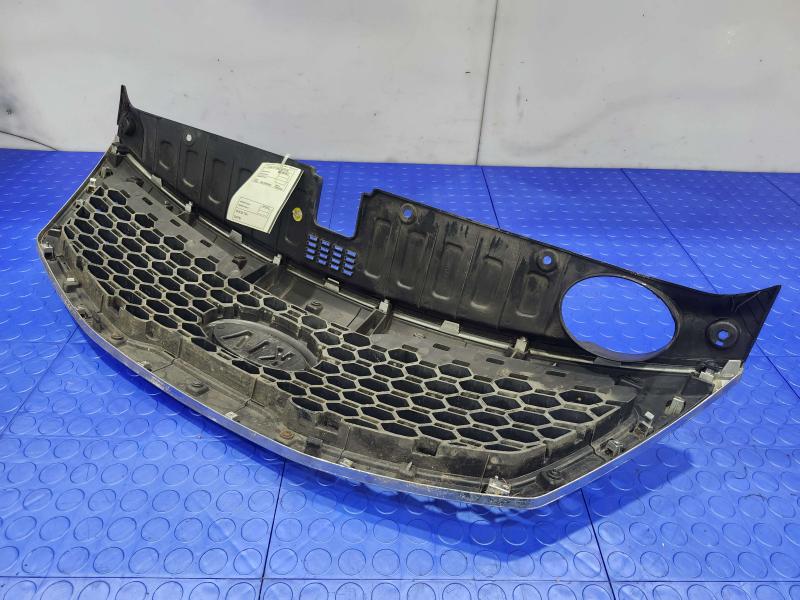 2011 Kia Sorento Grille