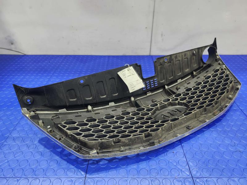 2011 Kia Sorento Grille
