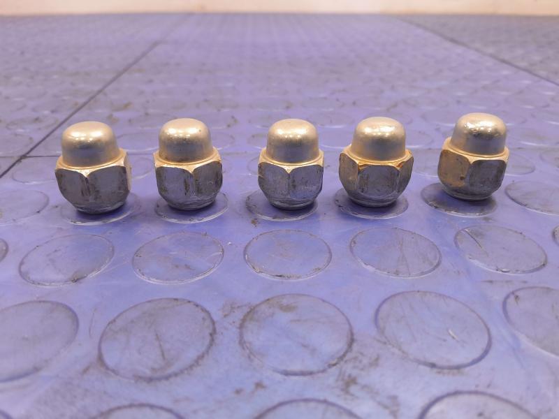 2015 Hyundai Tucson Lug Nuts