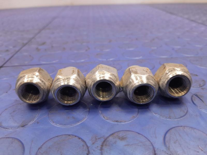 2015 Hyundai Tucson Lug Nuts