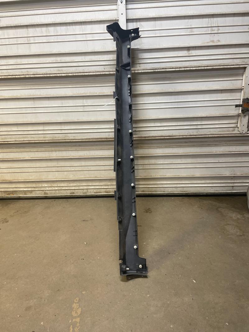 2015 Nissan Rogue Rocker Moulding