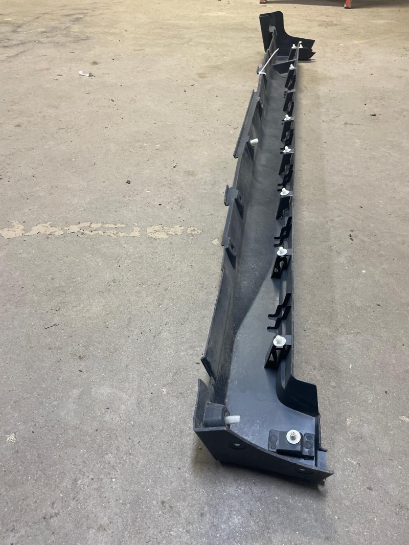 2015 Nissan Rogue Rocker Moulding