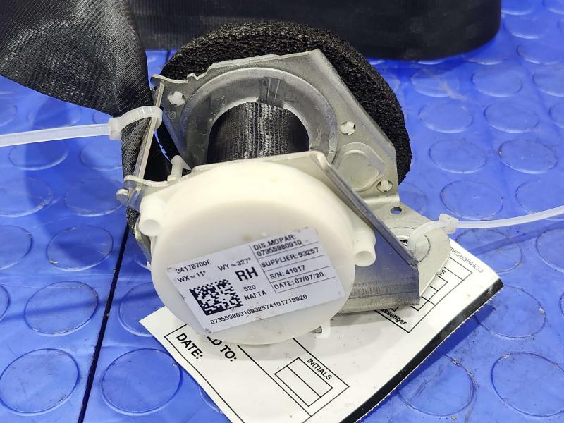 2020 Jeep Renegade Rear Seat Belt
