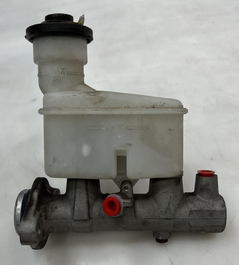 1997 - 2000 Toyota Rav4 Brake Master Cylinder w/o ABS Auto Trans ONLY OEM 4720142070