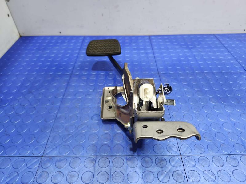 2018 Toyota Highlander Brake Pedal