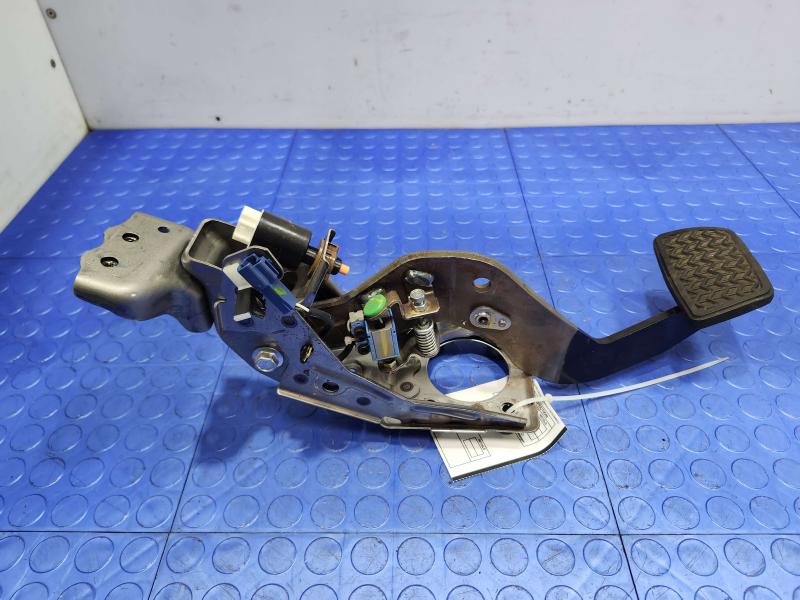 2018 Toyota Highlander Brake Pedal