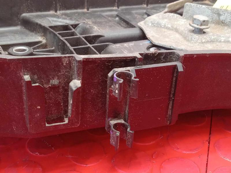2018-2024 Volkswagen Atlas Battery Tray Carrier Holder Genuine OEM 3QF915331