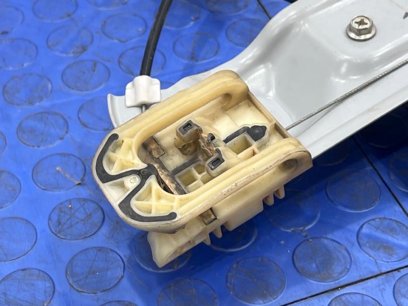2020 GMC Terrain Front Door Regulator