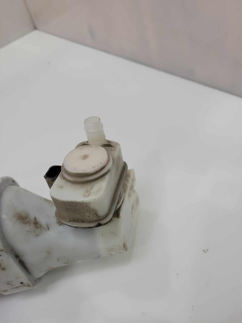 2014 Chrysler 300 Evaporator Canister