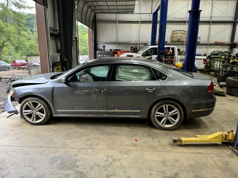 2014 Volkswagen Passat Back Glass/Window
